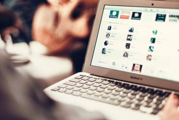 lady browsing apple store