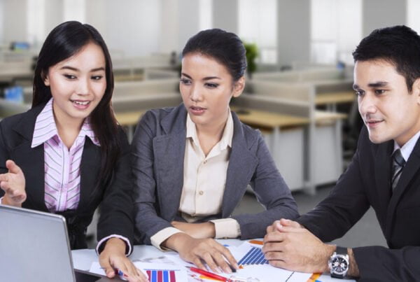 digital marketing staffs brainstorming